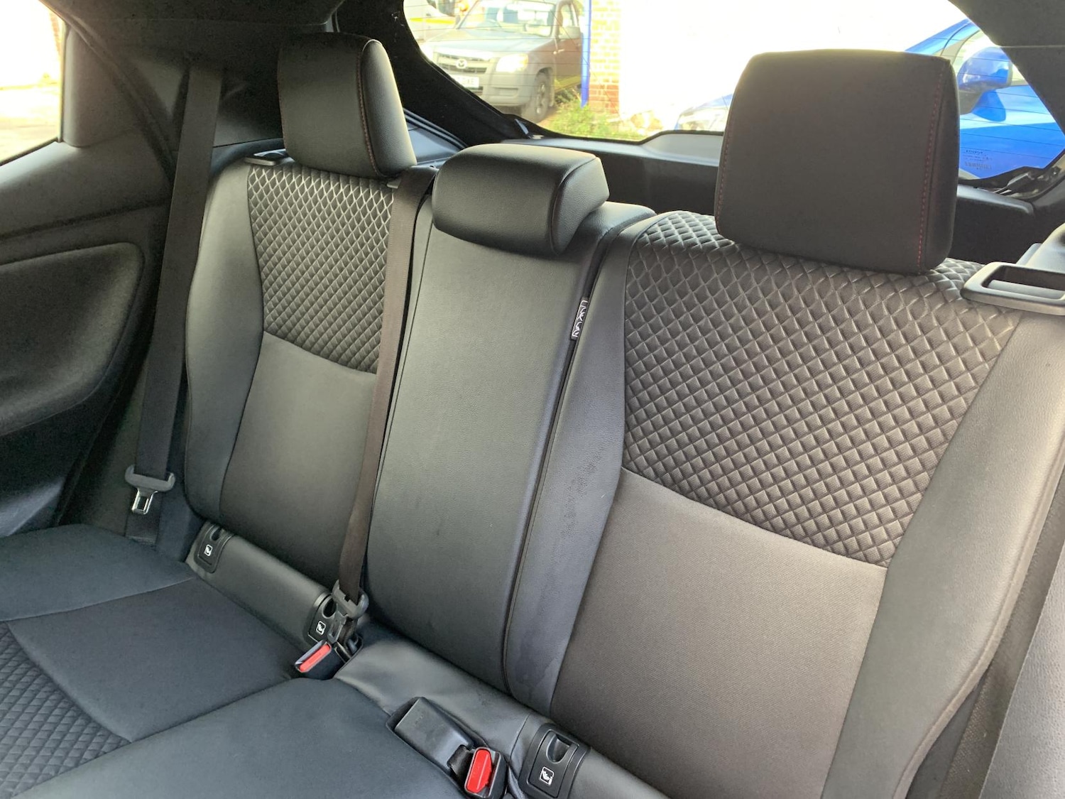 Used Toyota Yaris 2020 for sale - 76709821: Photo 12