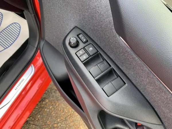 Used Toyota Yaris 2020 for sale - 76709821: Photo 16