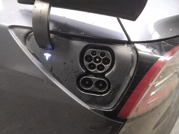 Used Tesla Model 3 2020 for sale - 76290602: Photo 8