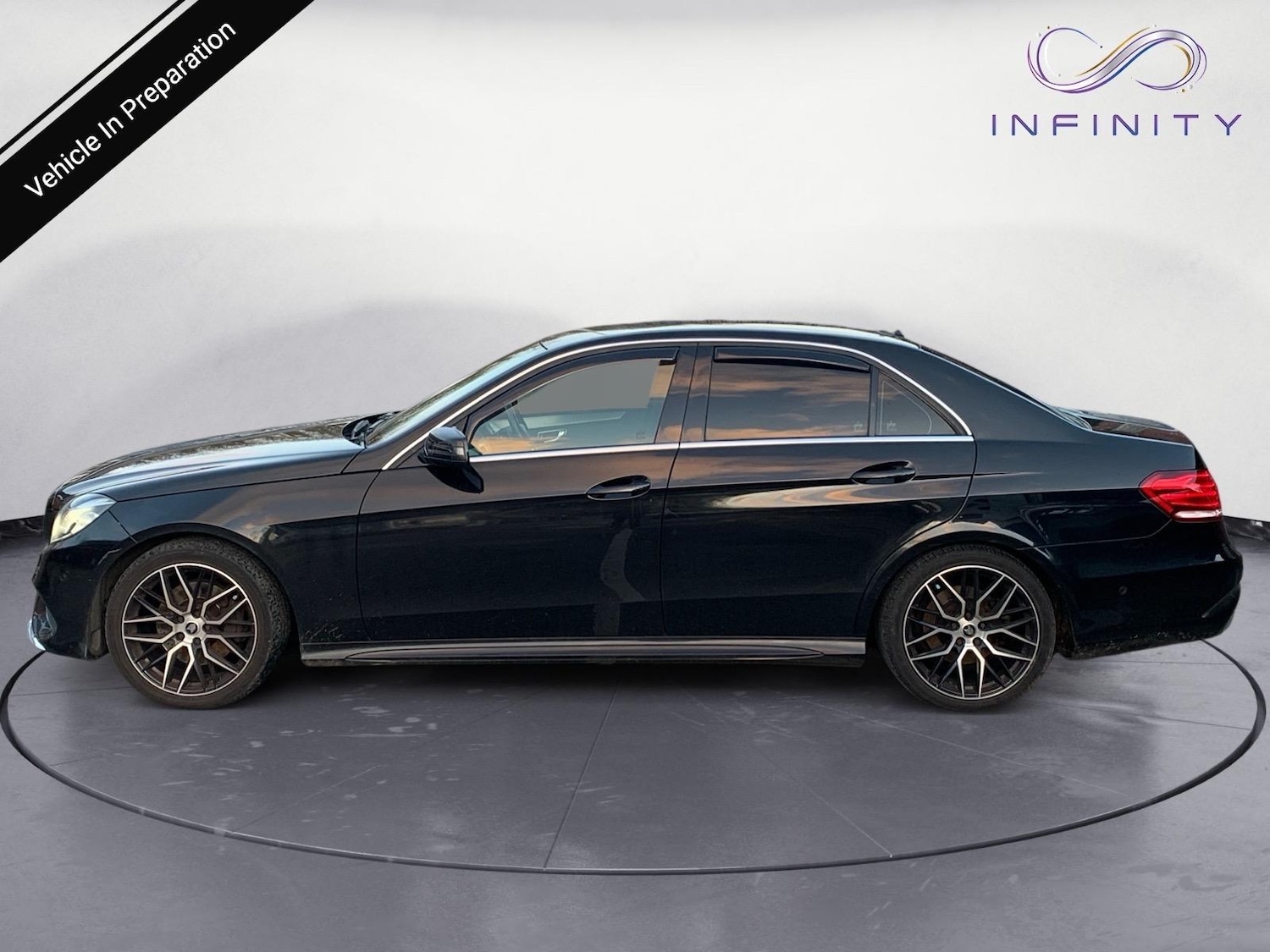 Used Mercedes-Benz E Class 2013 for sale - 77573151: Photo 3