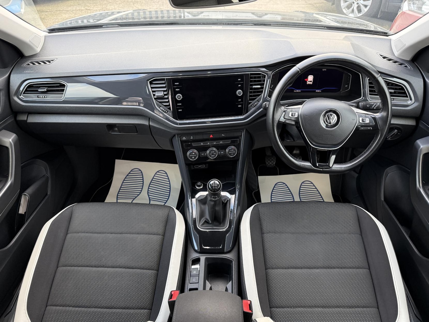 Used Volkswagen T-Roc 2018 for sale - 76431205: Photo 10