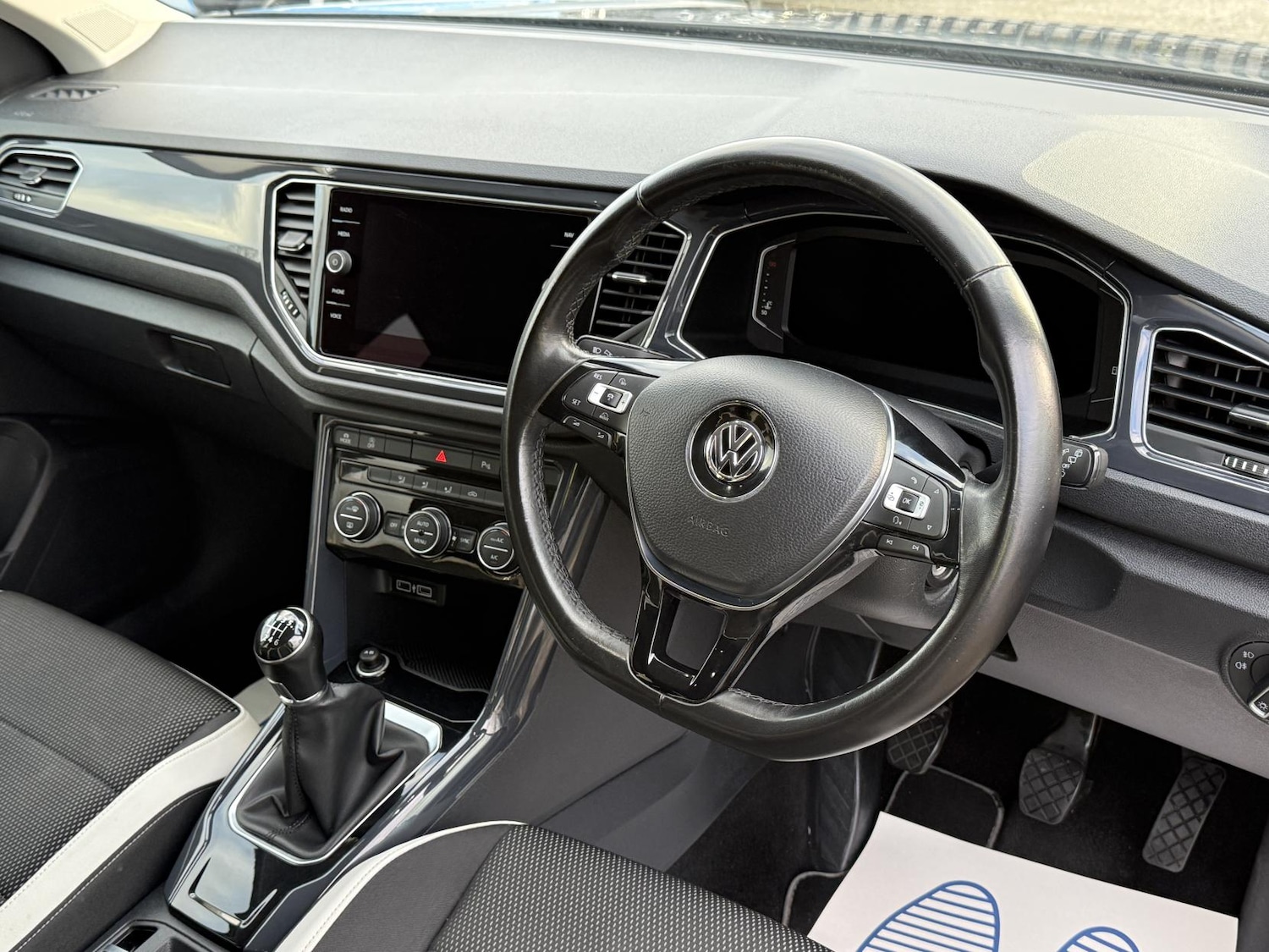 Used Volkswagen T-Roc 2018 for sale - 76431205: Photo 11