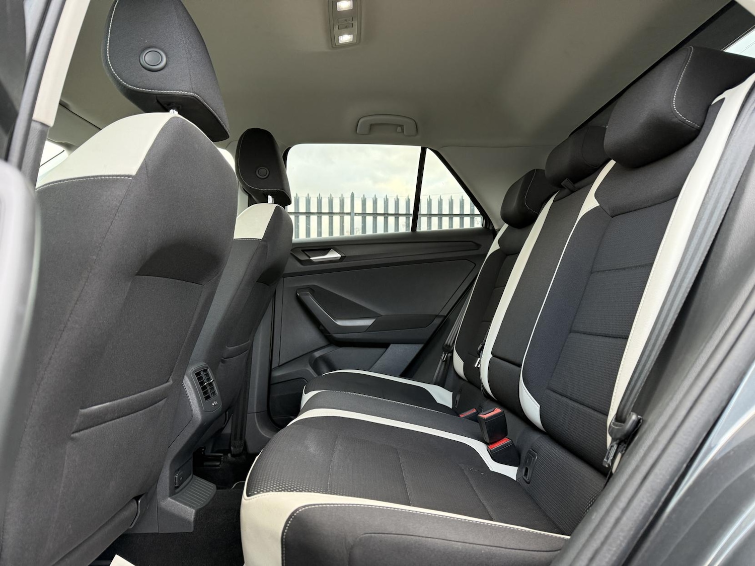 Used Volkswagen T-Roc 2018 for sale - 76431205: Photo 15