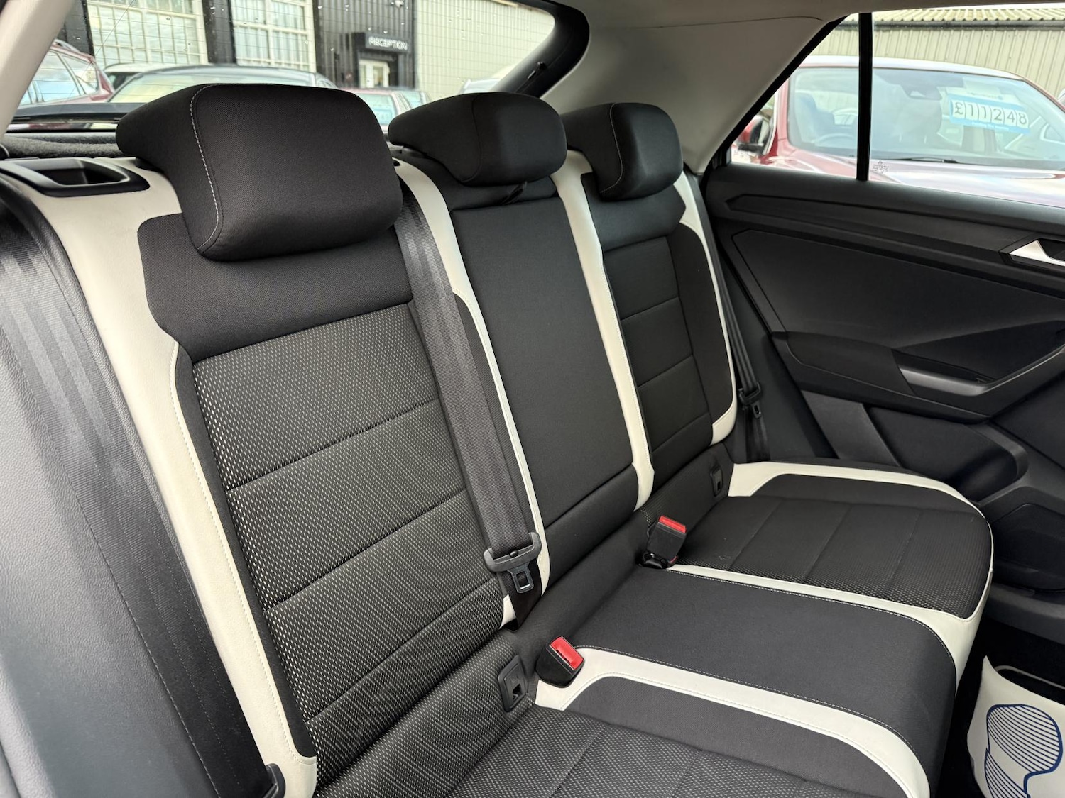 Used Volkswagen T-Roc 2018 for sale - 76431205: Photo 16