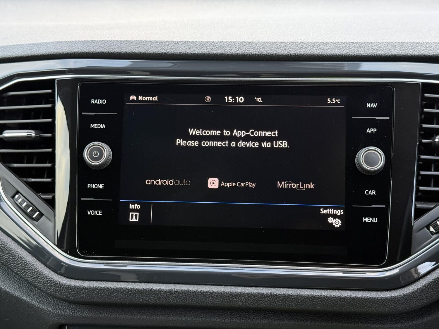 Used Volkswagen T-Roc 2018 for sale - 76431205: Photo 22