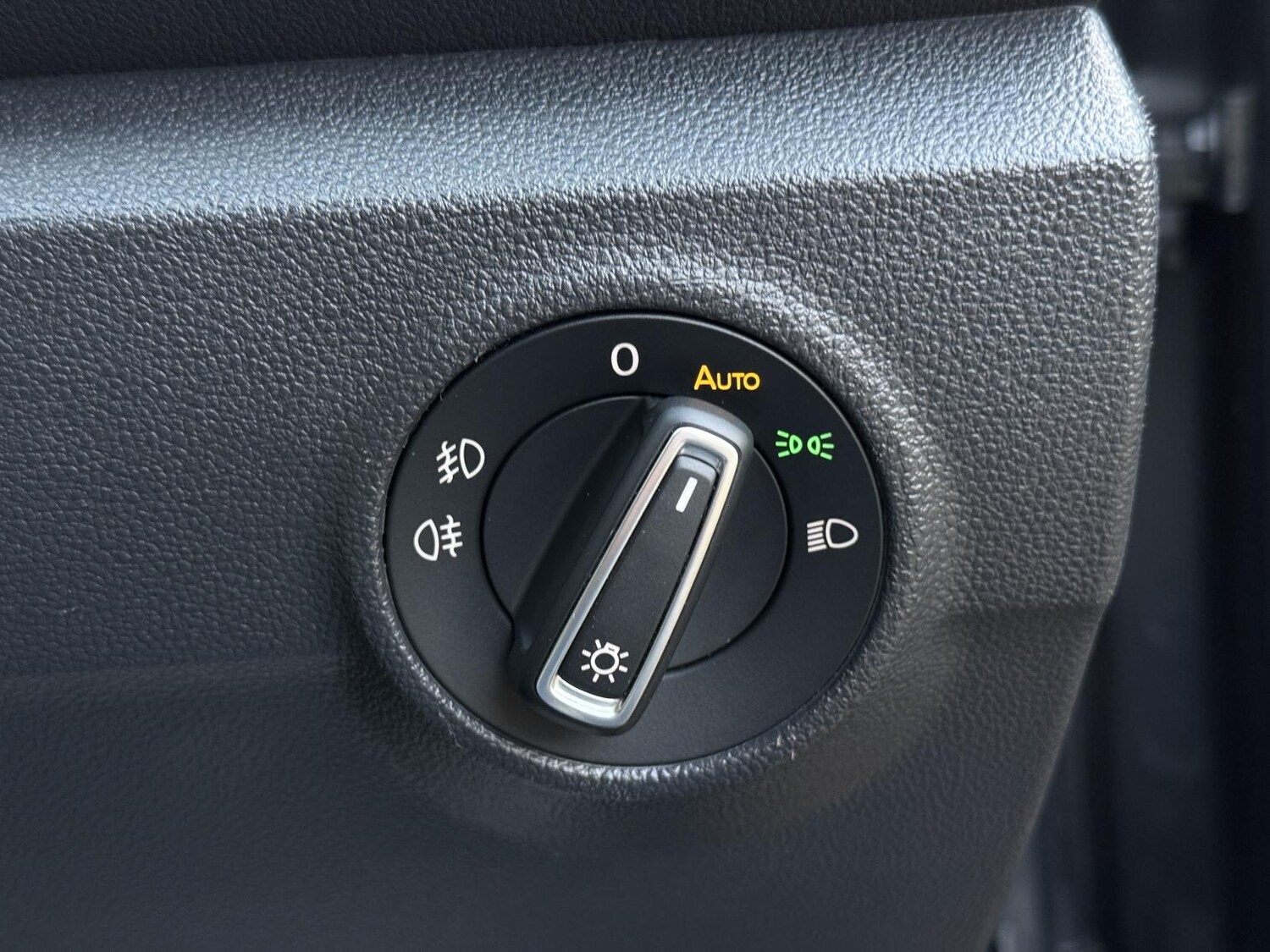 Used Volkswagen T-Roc 2018 for sale - 76431205: Photo 28