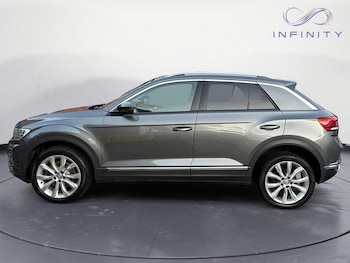 Used Volkswagen T-Roc 2018 for sale - 76431205: Photo