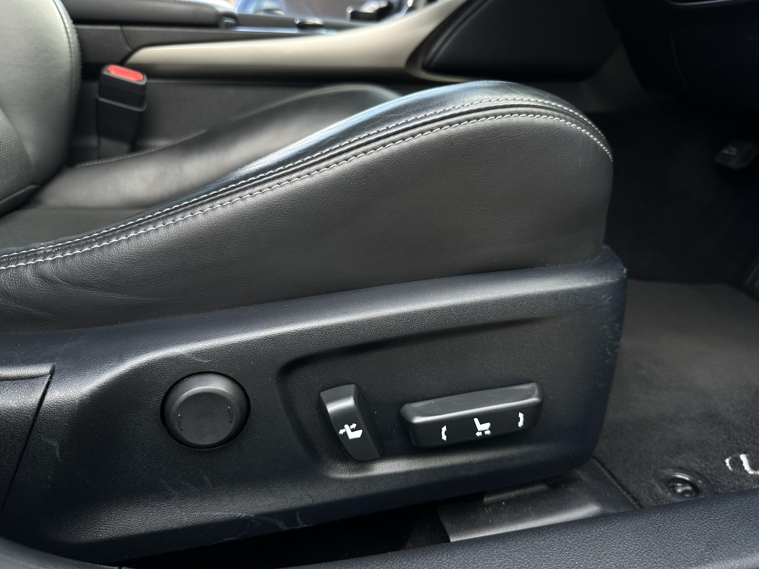 Used Lexus IS 2016 for sale - 76519543: Photo 27