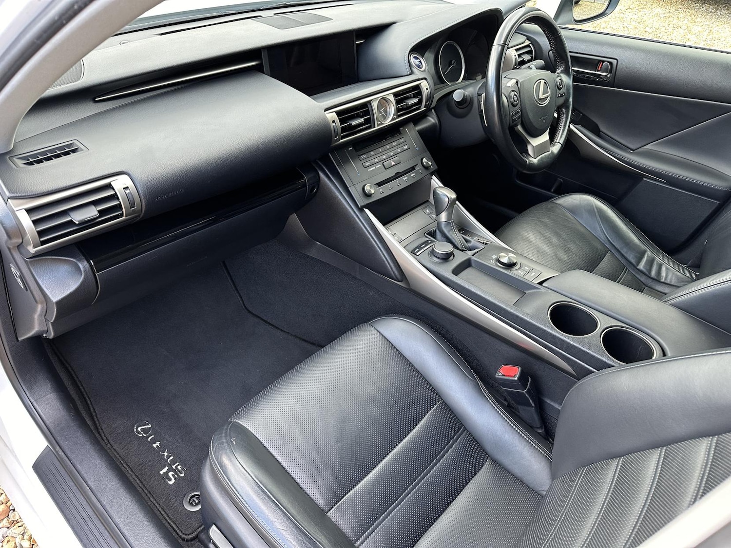 Used Lexus IS 2016 for sale - 76519543: Photo 7