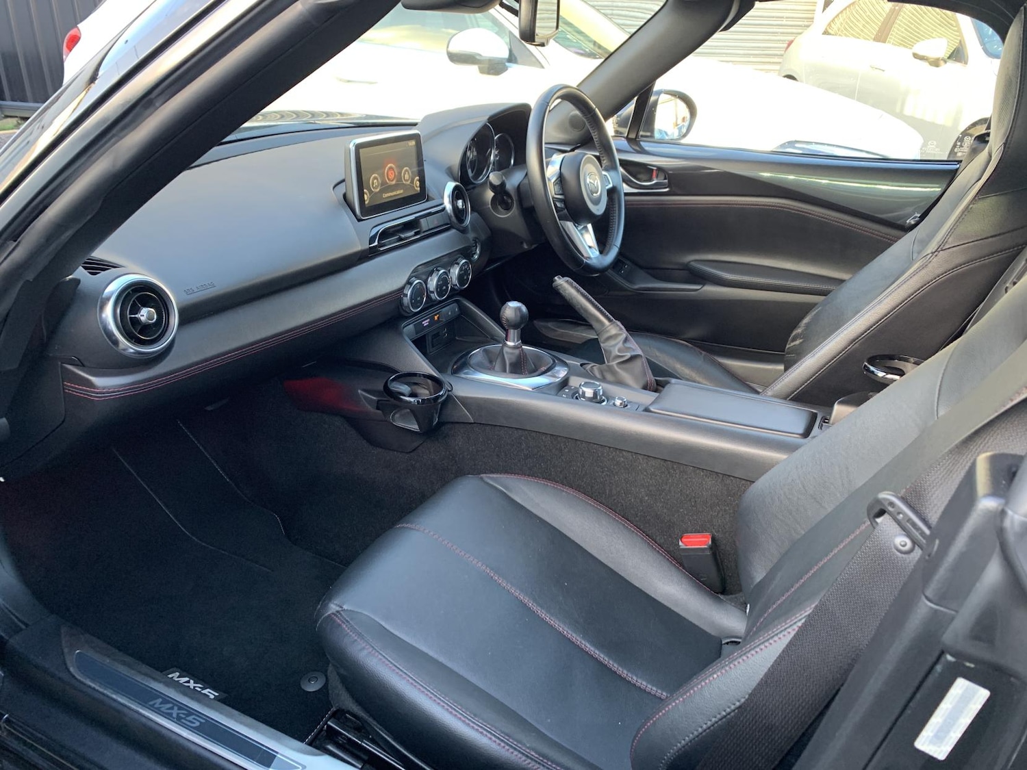 Used Mazda MX-5 2017 for sale - 77450005: Photo 10