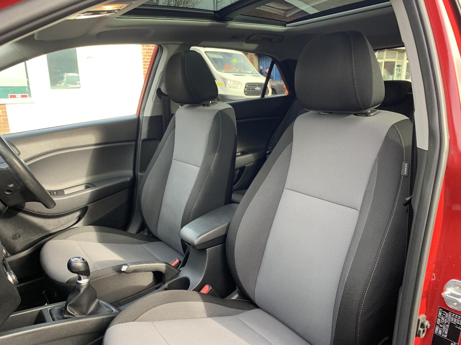 Used Hyundai i20 2017 for sale - 76384843: Photo 14