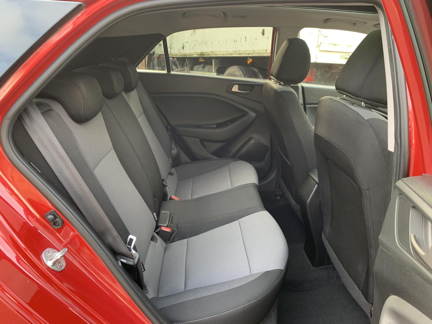 Used Hyundai i20 2017 for sale - 76384843: Photo 18