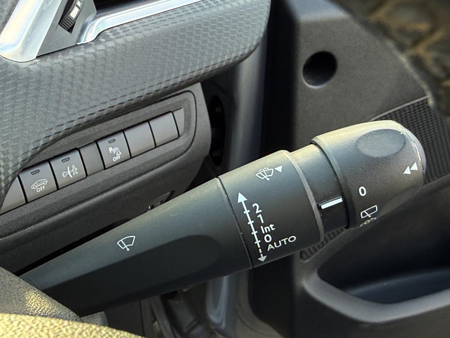 Used Peugeot 2008 2017 for sale - 76545471: Photo 24