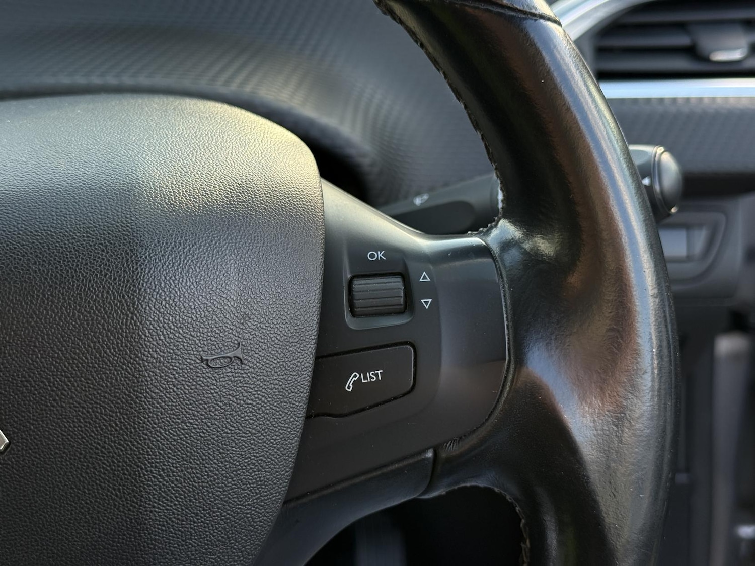 Used Peugeot 2008 2017 for sale - 76545471: Photo 25