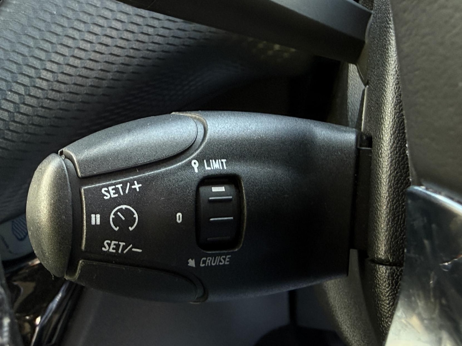 Used Peugeot 2008 2017 for sale - 76545471: Photo 29