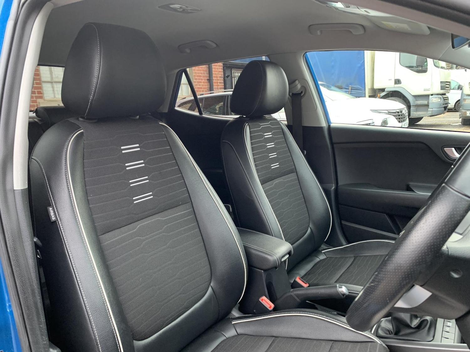 Used Kia Stonic 2022 for sale - 76908419: Photo 12