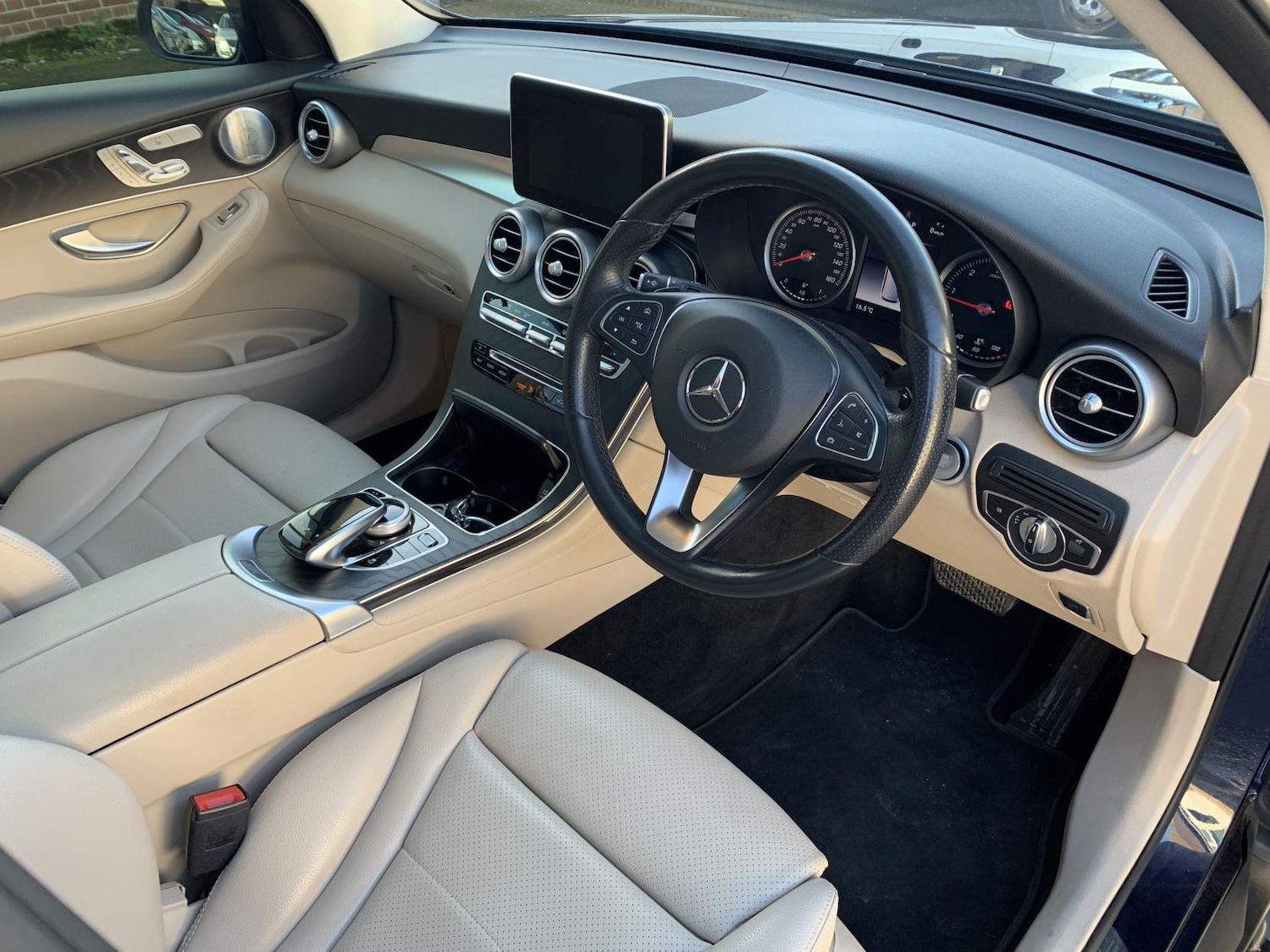 Used Mercedes-Benz GLC 2018 for sale - 76519549: Photo 5