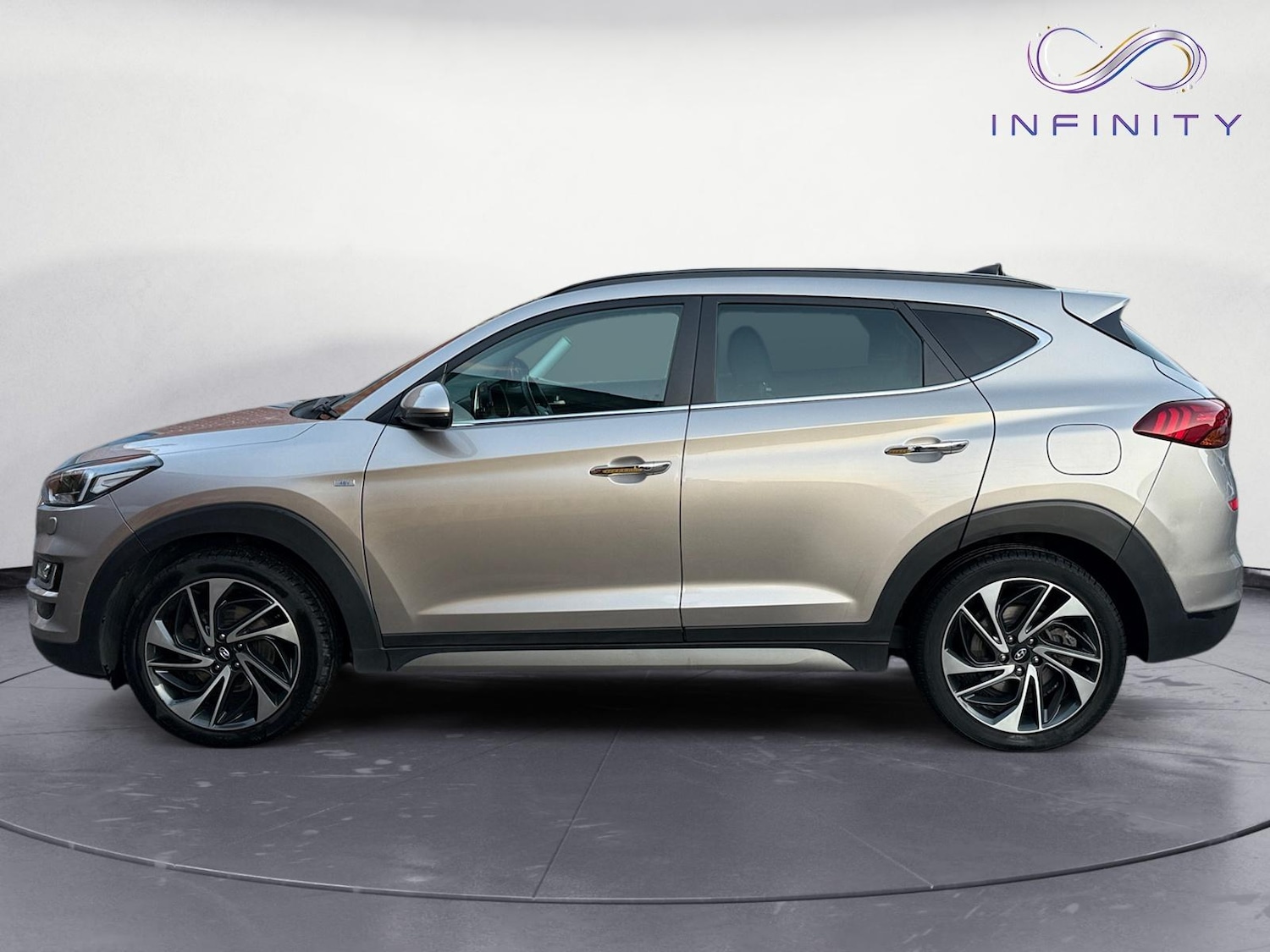 Used Hyundai TUCSON 2018 for sale - 76557328: Photo 4