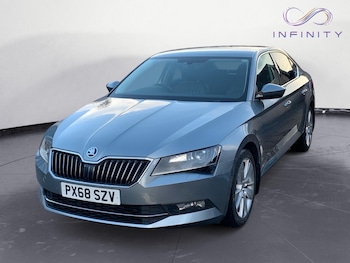 Used Skoda Superb 2018 for sale - 76494355: Photo