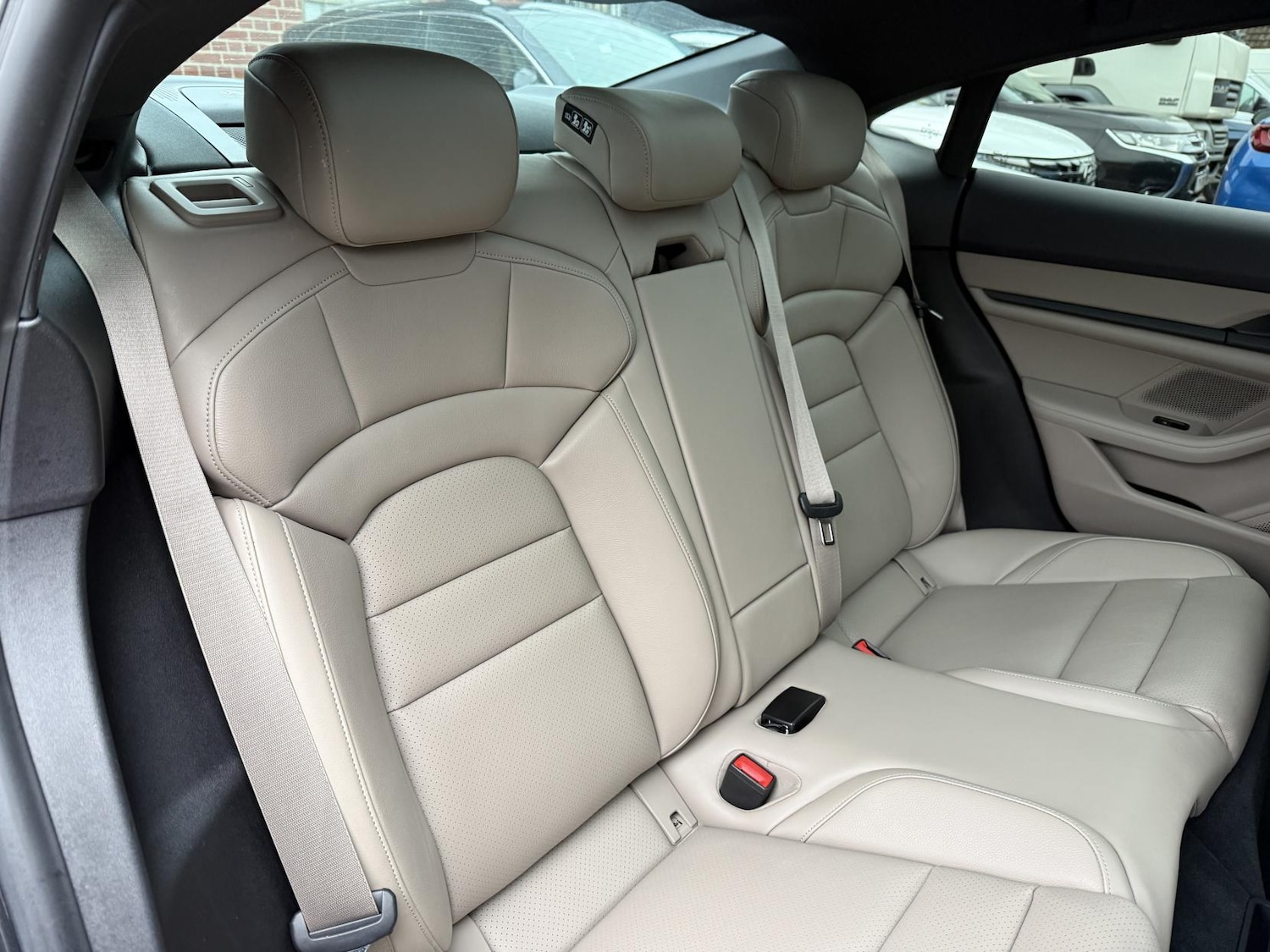 Used Porsche Taycan 2021 for sale - 76882182: Photo 21