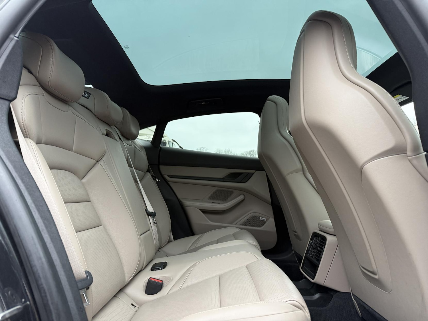 Used Porsche Taycan 2021 for sale - 76882182: Photo 22