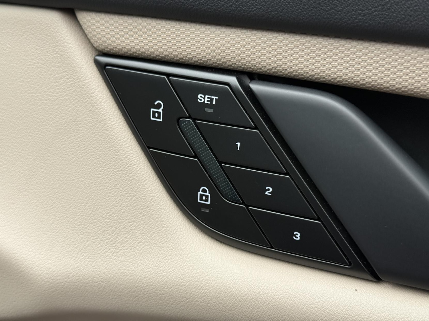 Used Porsche Taycan 2021 for sale - 76882182: Photo 29