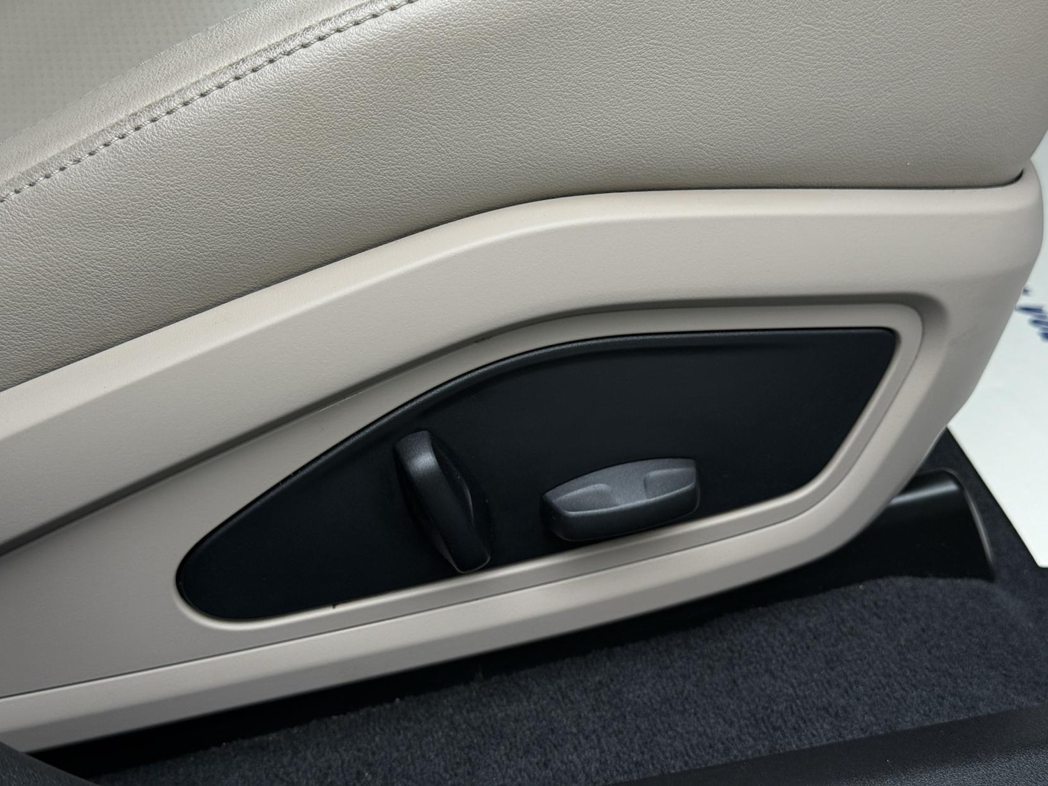 Used Porsche Taycan 2021 for sale - 76882182: Photo 30