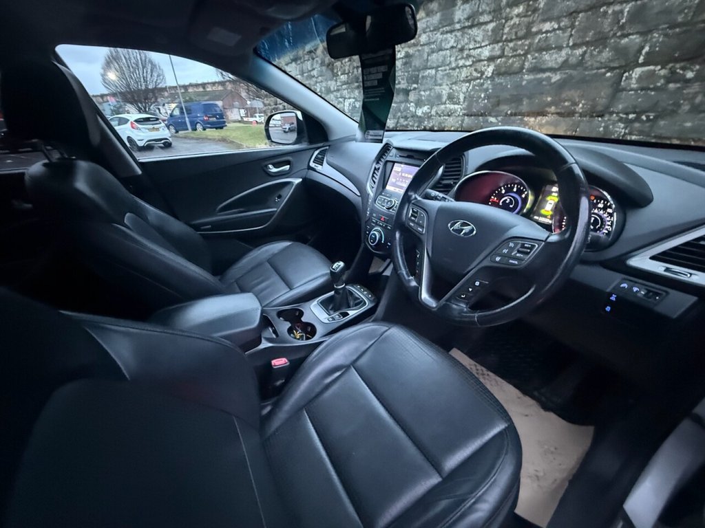 Used Hyundai Santa Fe 2015 for sale - 76820305: Photo 15