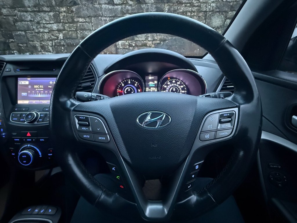 Used Hyundai Santa Fe 2015 for sale - 76820305: Photo 16