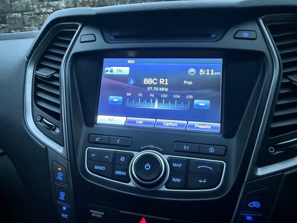 Used Hyundai Santa Fe 2015 for sale - 76820305: Photo 21