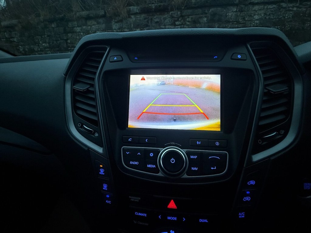 Used Hyundai Santa Fe 2015 for sale - 76820305: Photo 24