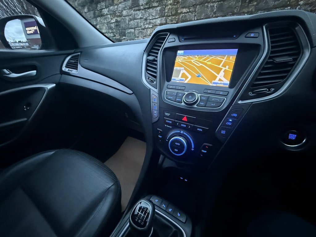 Used Hyundai Santa Fe 2015 for sale - 76820305: Photo 25