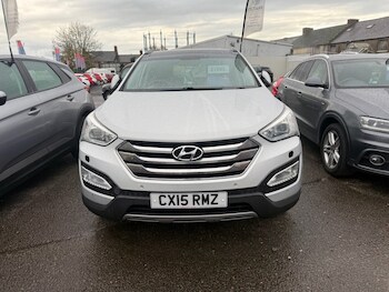 Used Hyundai Santa Fe 2015 for sale - 76820305: Photo
