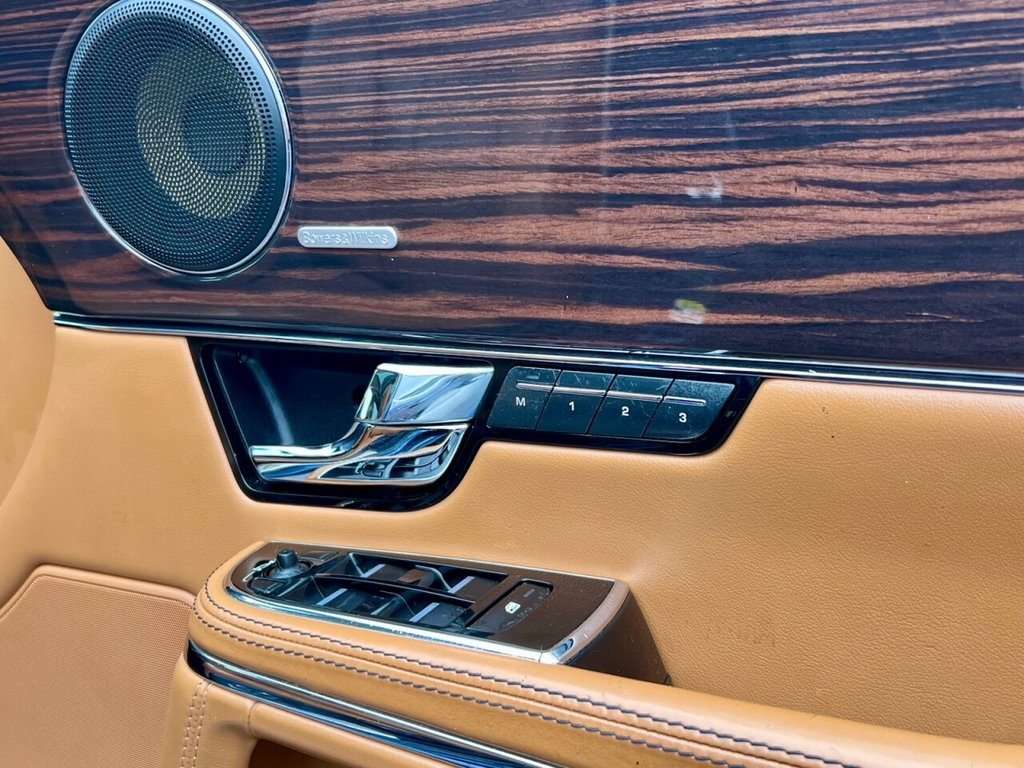 Used Jaguar XJ 2011 for sale - 76820659: Photo 10