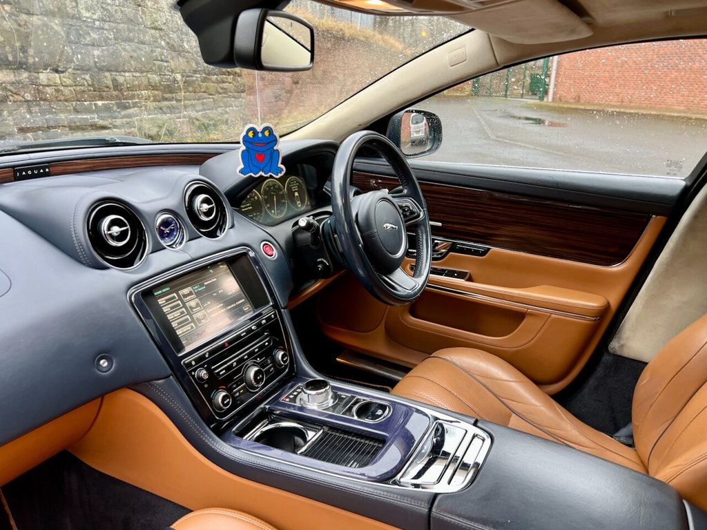 Used Jaguar XJ 2011 for sale - 76820659: Photo 17