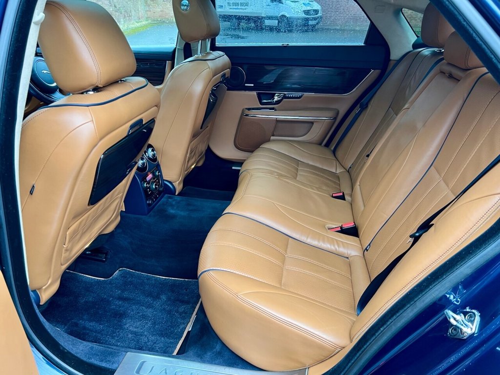 Used Jaguar XJ 2011 for sale - 76820659: Photo 21