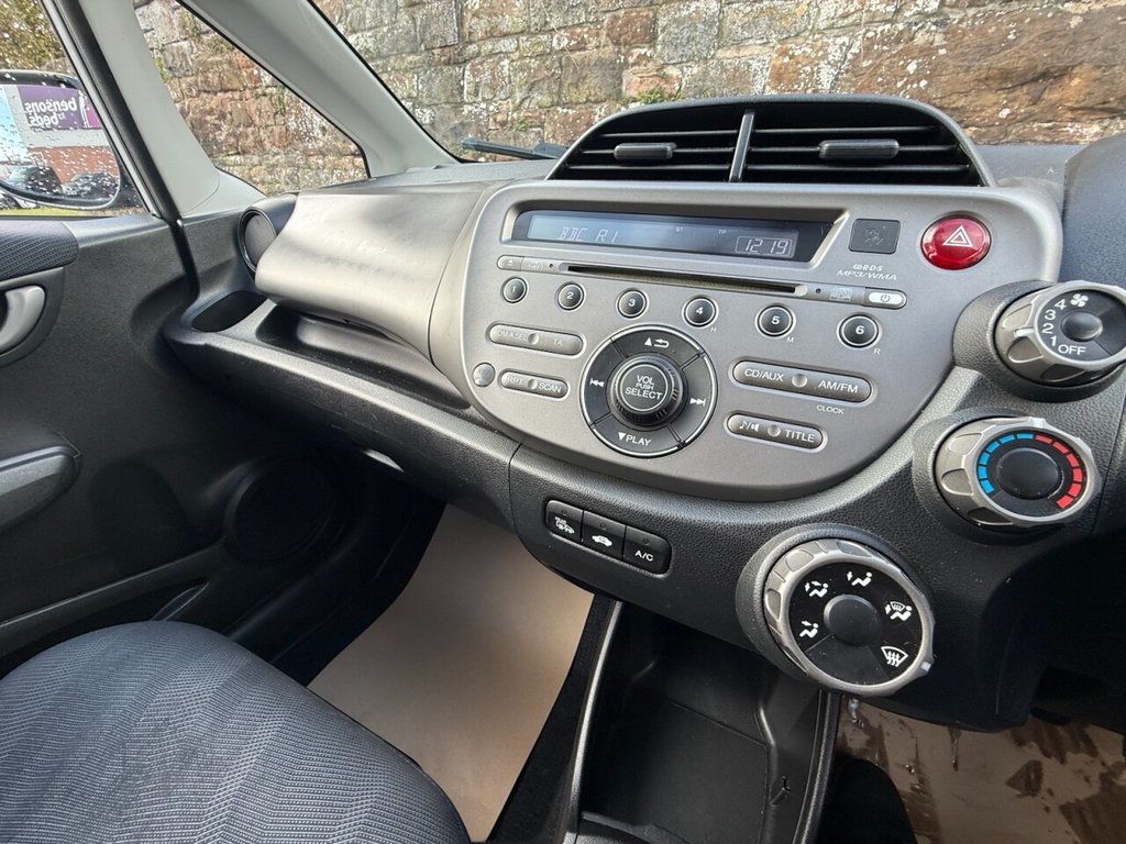 Used Honda Jazz 2011 for sale - 76820184: Photo 25