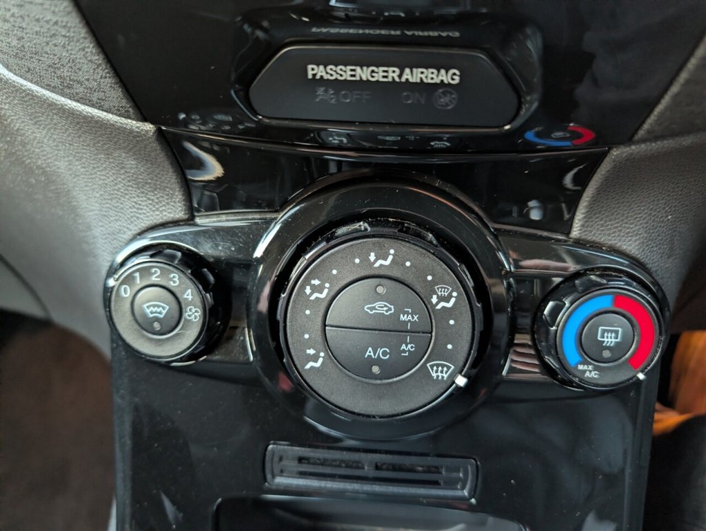 Used Ford Fiesta 2015 for sale - 77990805: Photo 12