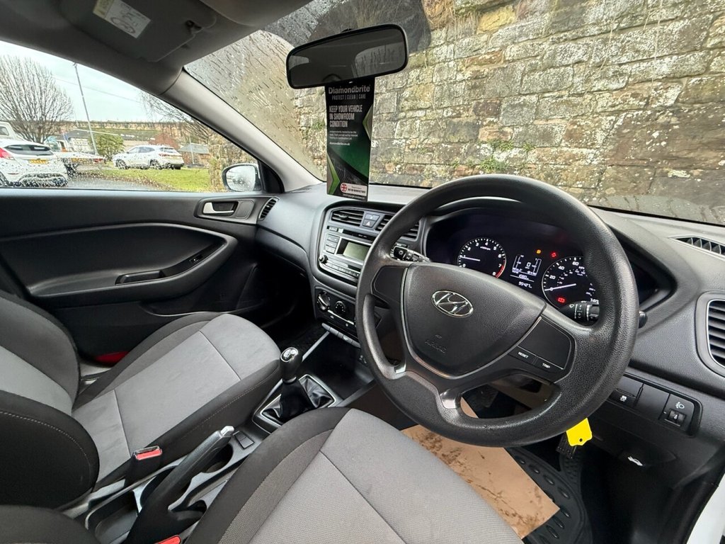 Used Hyundai i20 2017 for sale - 77121700: Photo 19