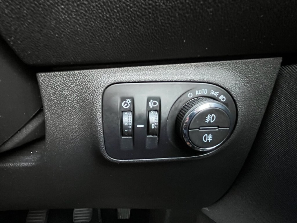 Used Vauxhall Corsa 2015 for sale - 77990665: Photo 22