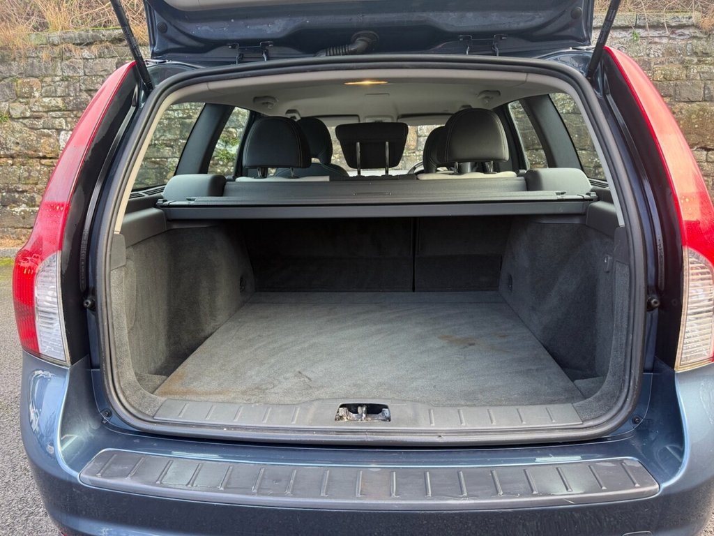 Used Volvo V50 2009 for sale - 76820396: Photo 9