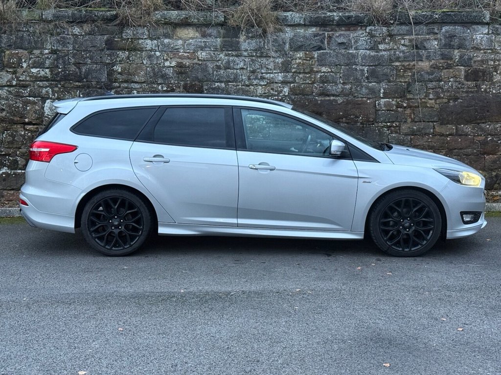 Used Ford Focus 2017 for sale - 76820494: Photo 4