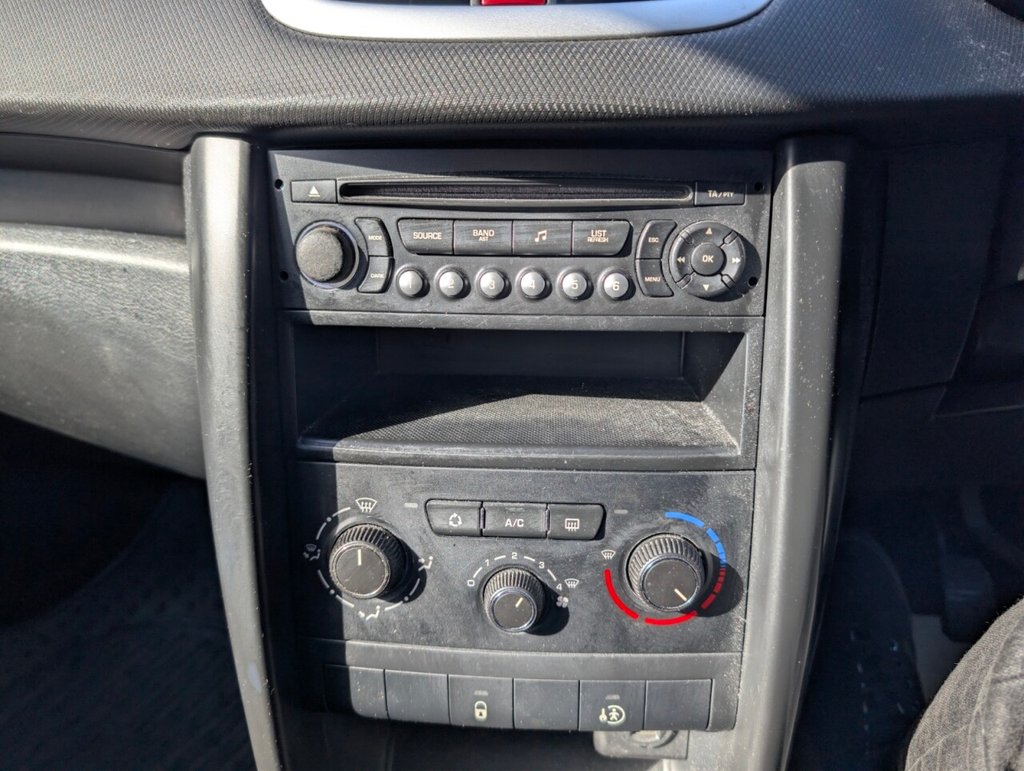 Used Peugeot 207 2010 for sale - 77990611: Photo 14