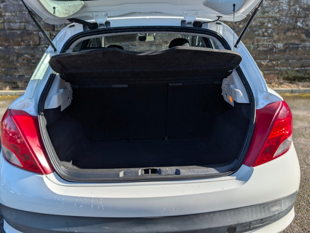 Used Peugeot 207 2010 for sale - 77990611: Photo 7