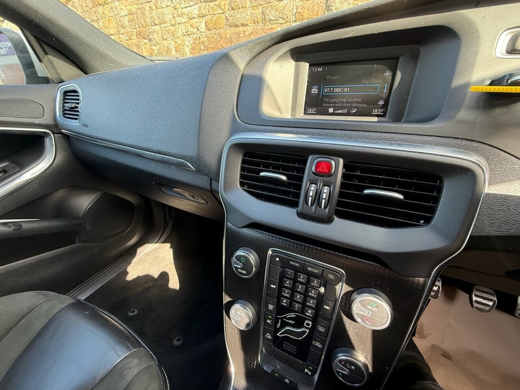 Used Volvo V40 2016 for sale - 77990530: Photo 25