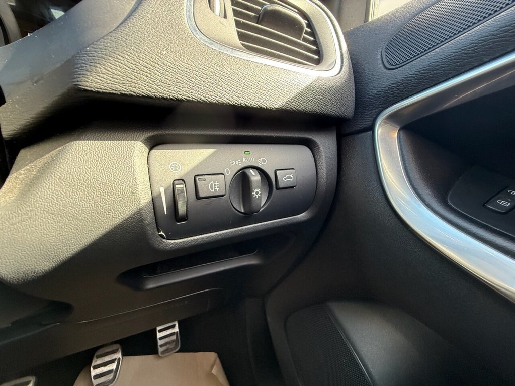 Used Volvo V40 2016 for sale - 77990530: Photo 30