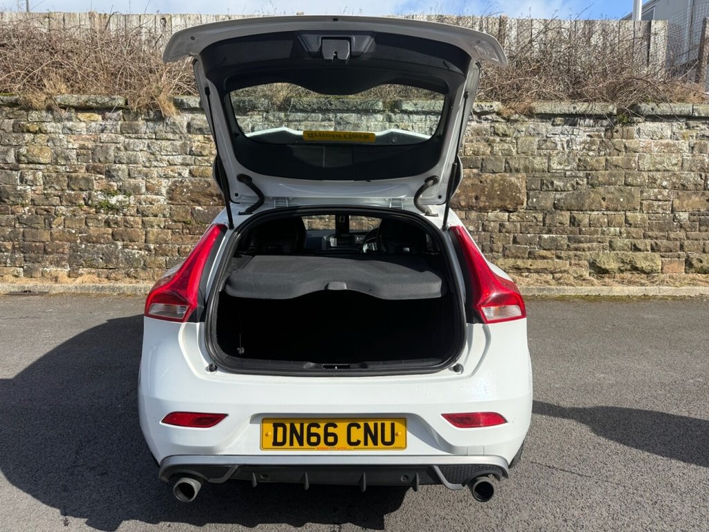 Used Volvo V40 2016 for sale - 77990530: Photo 9