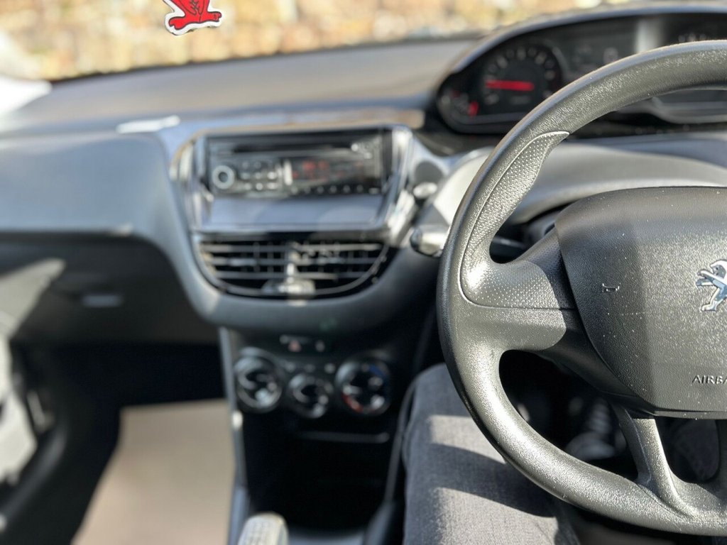 Used Peugeot 208 2013 for sale - 77546674: Photo 15