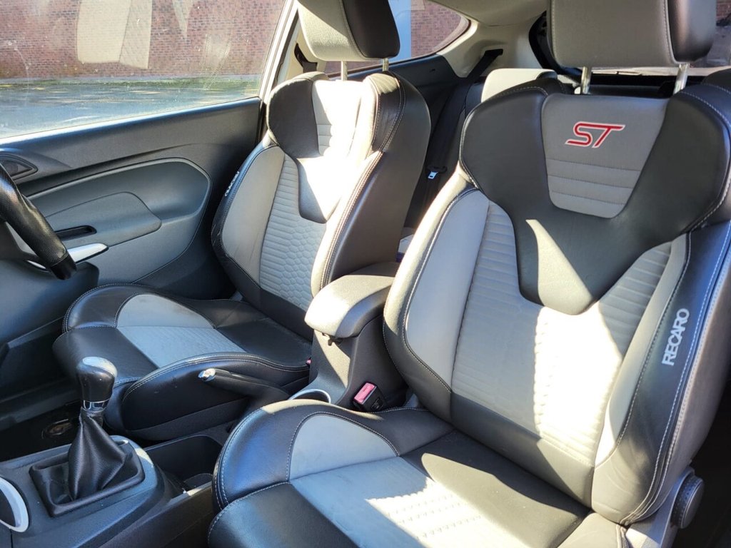 Used Ford Fiesta 2010 for sale - 76820439: Photo 8