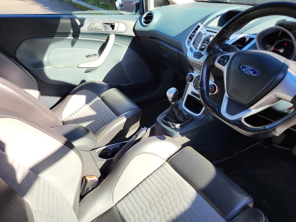 Used Ford Fiesta 2010 for sale - 76820439: Photo 9